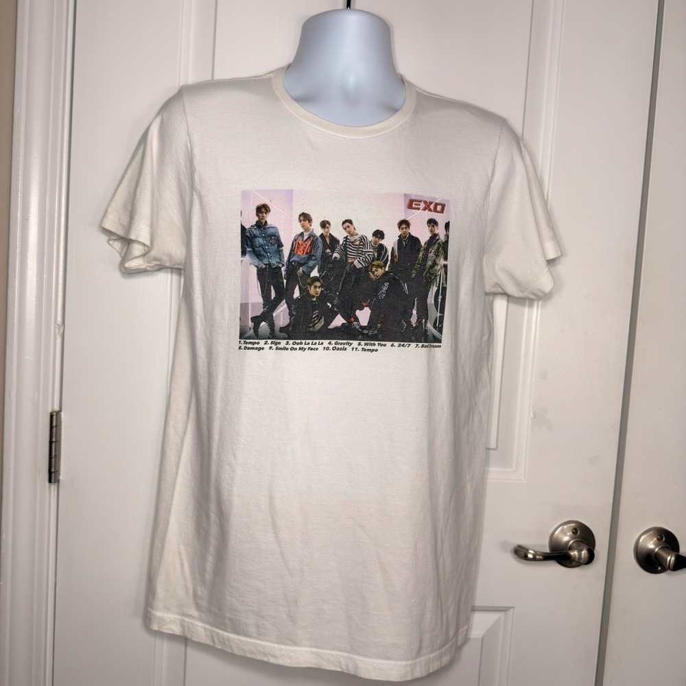 EXO K-Pop Urban Coconu SM Global Shop Graphic T-Shirt White Medium
